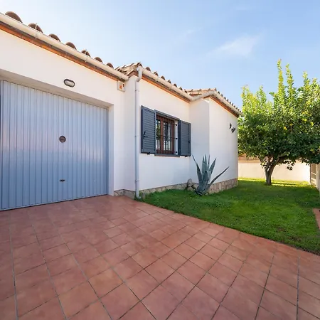 Villa Well-equipped In L Escala