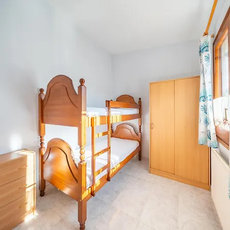 Well-equipped In L Escala Willa *